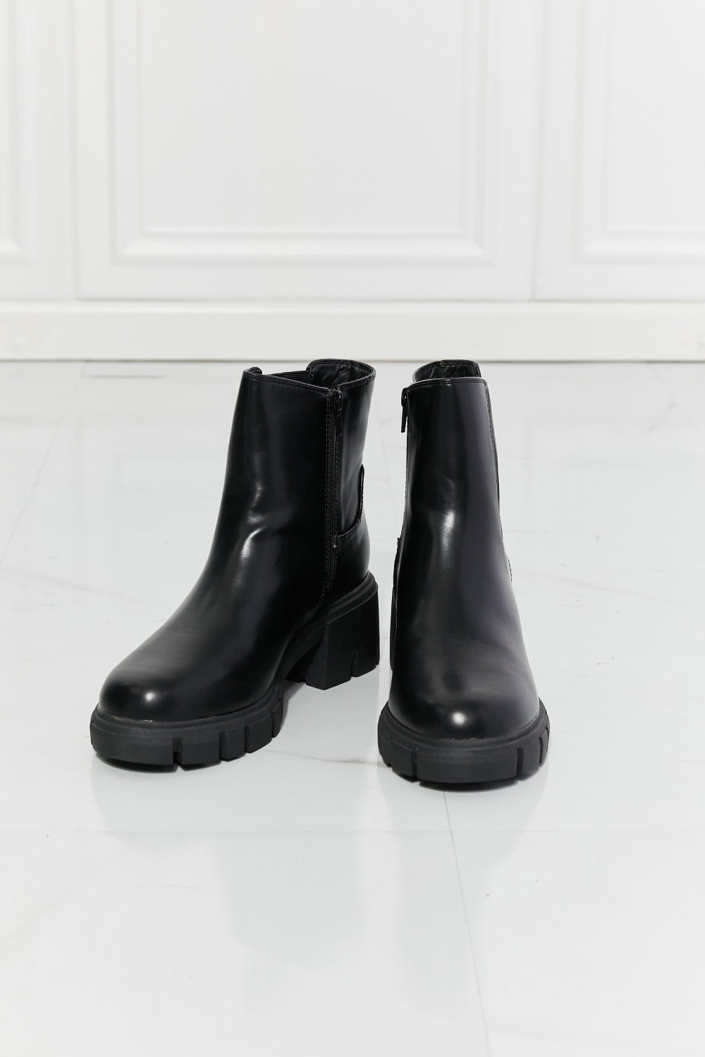 MMShoes What It Takes Lug Sole Chelsea Boots in Black - Liv&Maddie