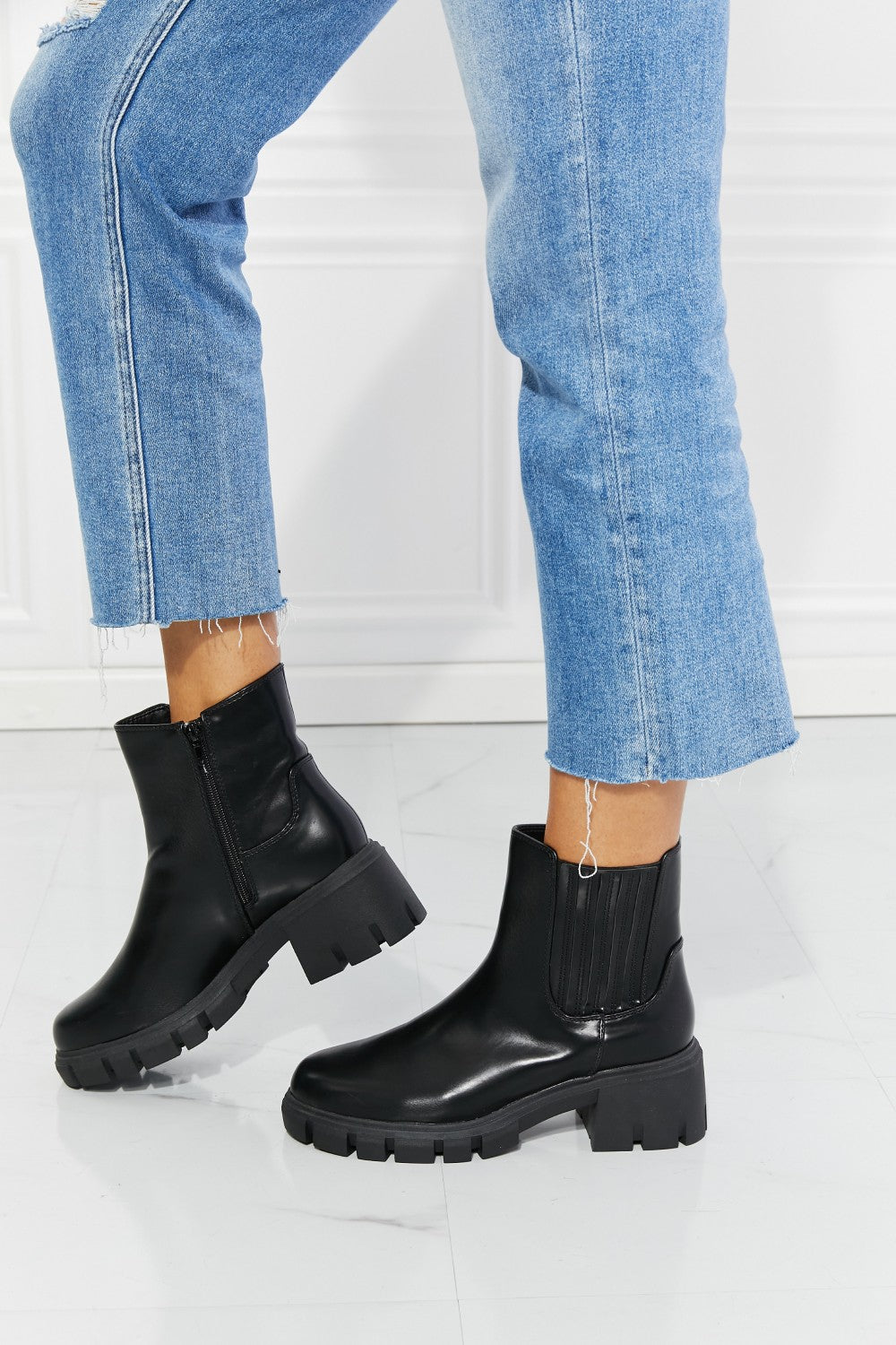 MMShoes What It Takes Lug Sole Chelsea Boots in Black - Liv&Maddie