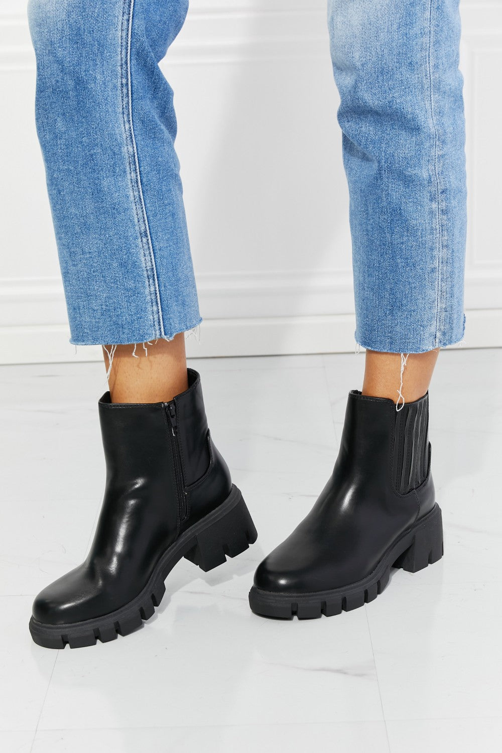 MMShoes What It Takes Lug Sole Chelsea Boots in Black - Liv&Maddie